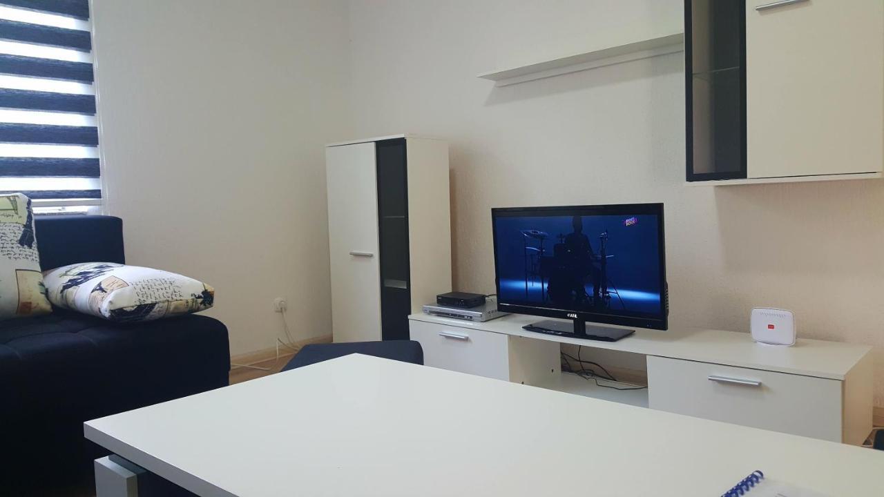 Apartman Kosuta 2 ティエンティシュテ エクステリア 写真